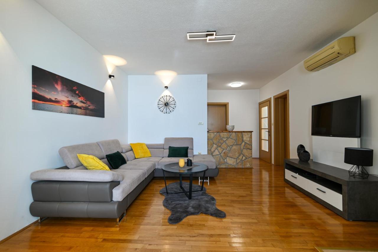 Apartmani Cesarica Trogir Exterior foto