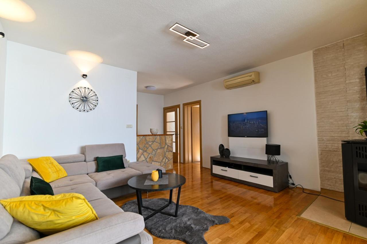 Apartmani Cesarica Trogir Exterior foto